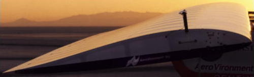 ပုံ (၂)။ လေယာဉ်တောင်ပံကို ဘေးတိုက်တွေ့ရပုံ (Credit: NASA)