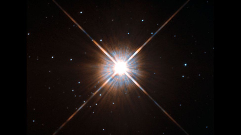 ပရော့စီမာ စင်တော်ရီ ကြယ်ကို ဟတ်ဘယ် တယ်လီစကုပ် (Hubble Space Telescope) မှ ရိုက်ကူးထားသောပုံ