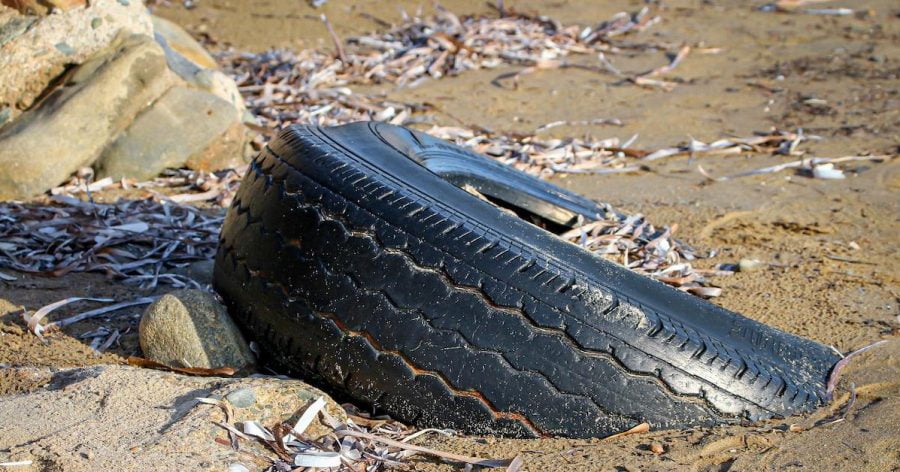 Old rubber car tires causing environmental pollution