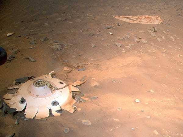 အင်္ဂါဂြိုဟ် ပေါ်မှာ တွေ့ရတဲ့ ဂြိုဟ်ဆင်းယာဉ် ရဲ့ landing gear အပိုင်းအစ
