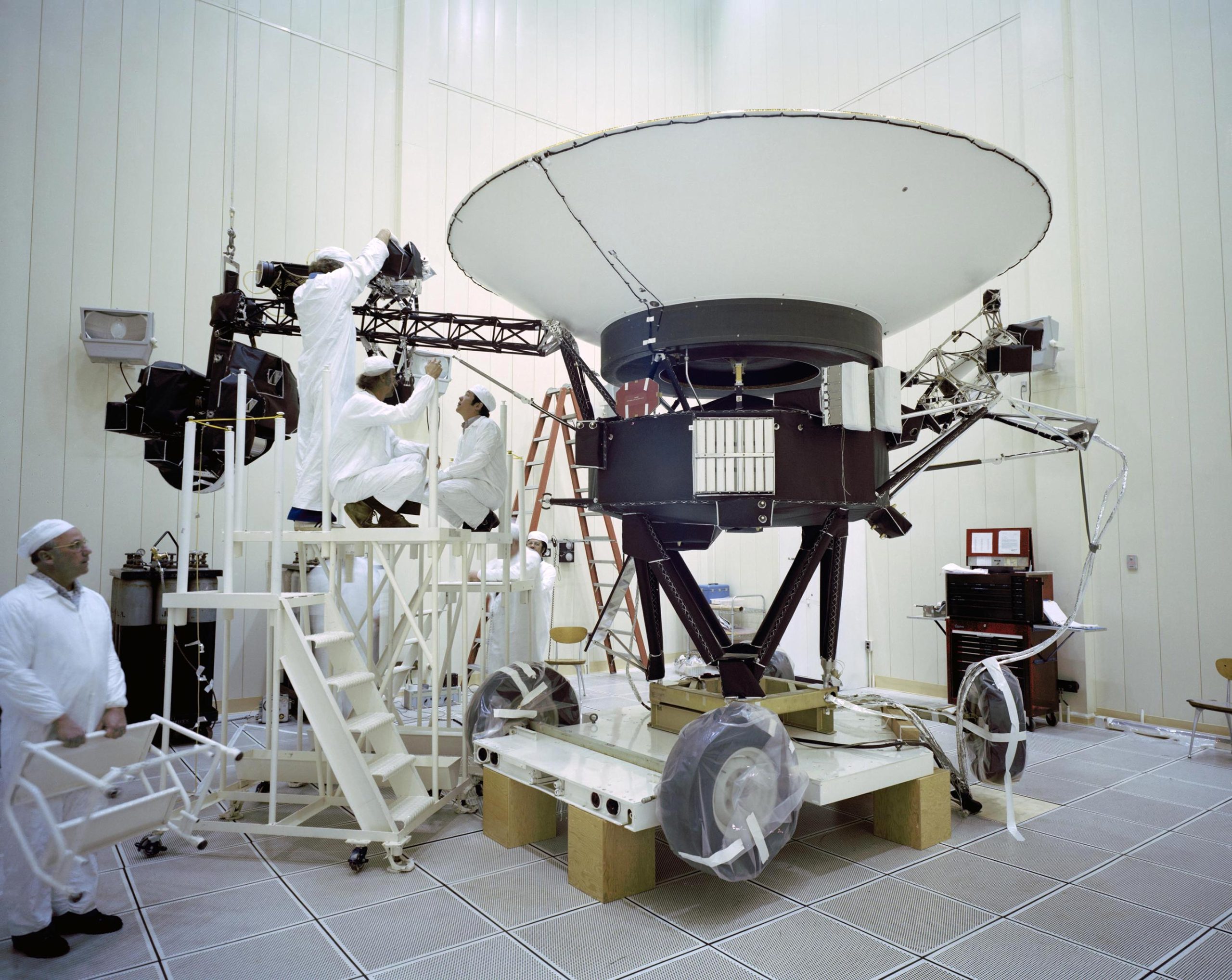 Voyager-2-Spacecraft-