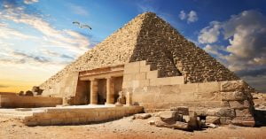 မဟာပိရမစ်ကြီး အတွင်း လှို့ဝှက်ခန်း ရှာတွေ့ pyramid-near-giza