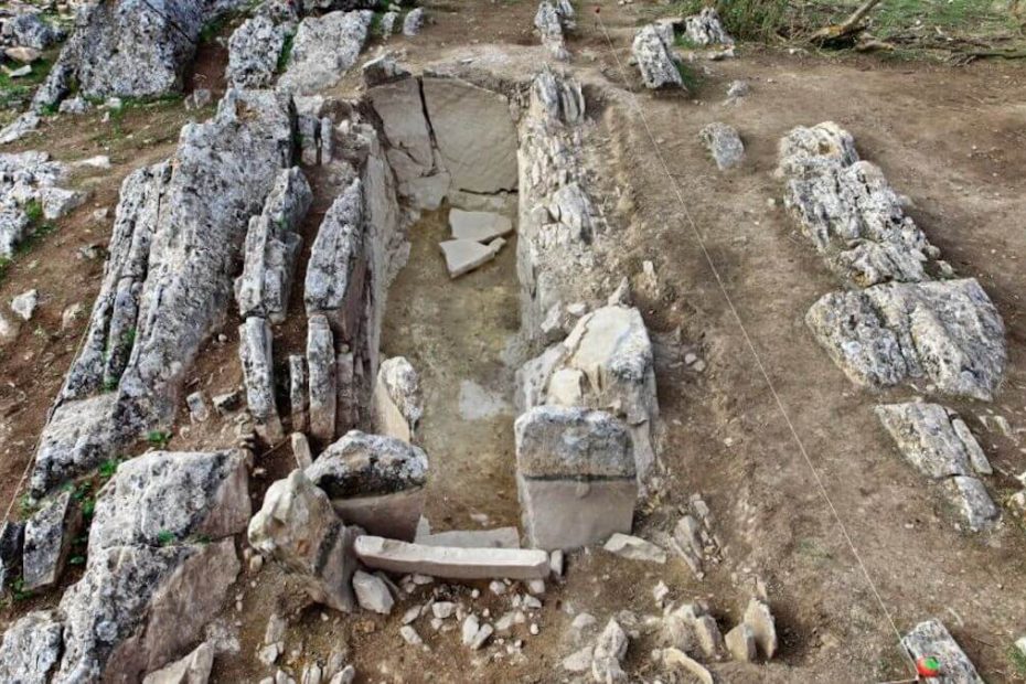 spain-megalithic-tomb